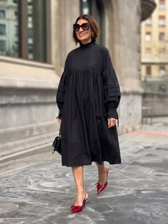 MARIELLE ALMELO Dresses & Skirts - MARIELLE ALMELO Stokkelaar Black Long Sleeve High Neck Midi Dress